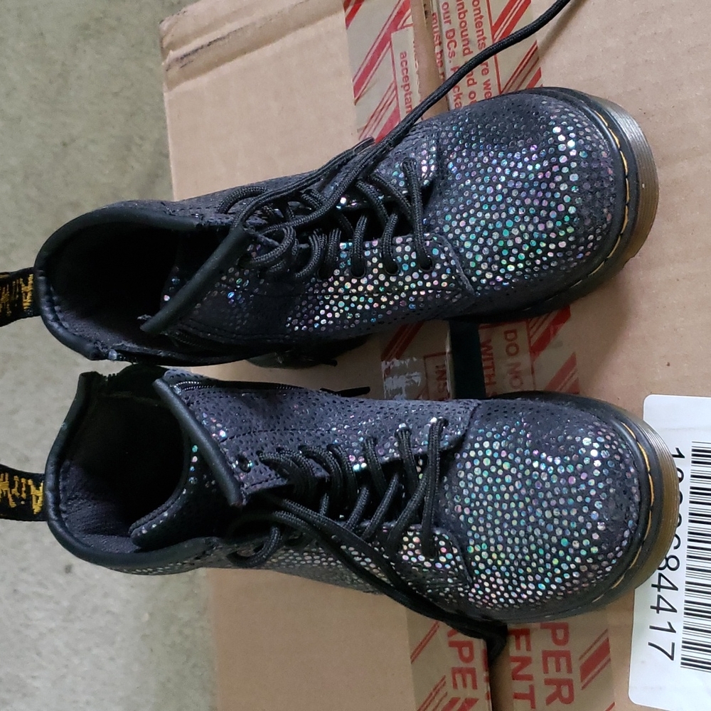 Girls Dr. Martens
